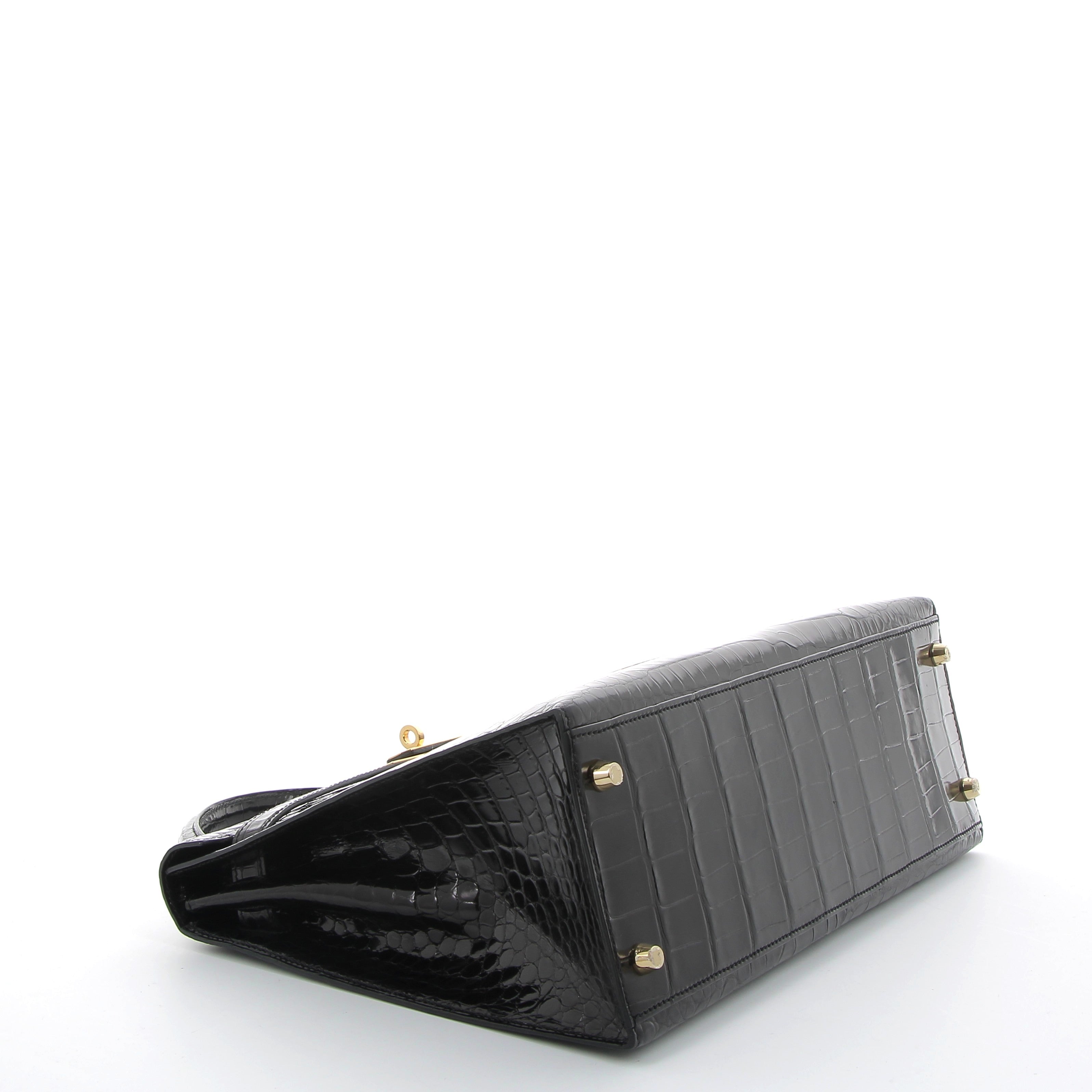 HERMES Kelly 32 Noir Sellier Crocodile Porosus Yellow Gold Hardware
