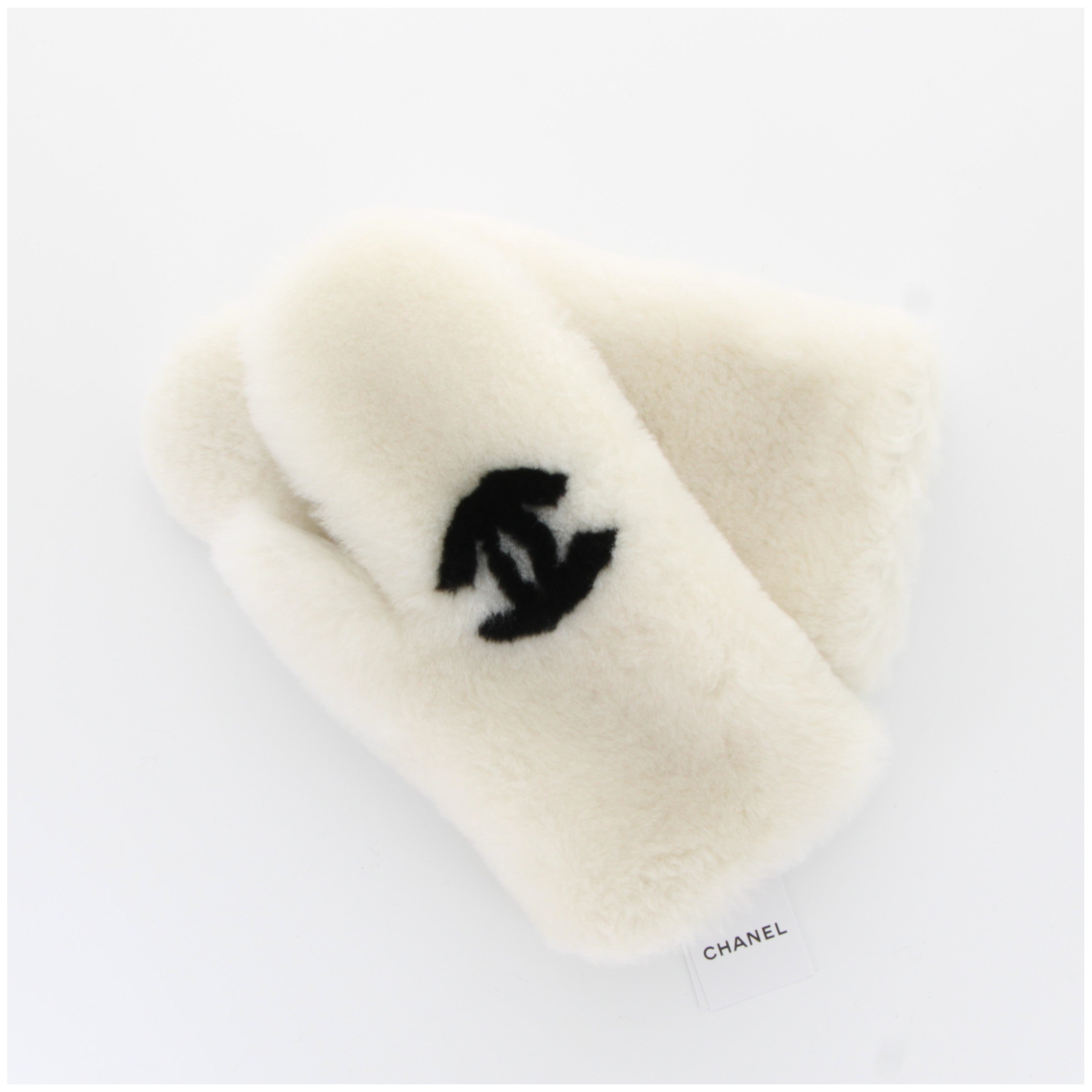 CHANEL White Shearling Lambskin Mittens