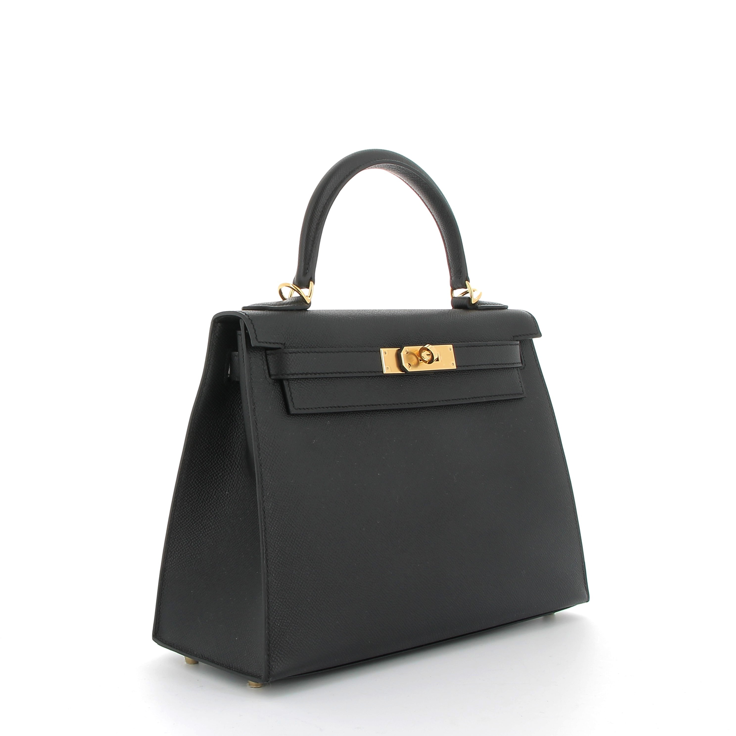 HERMÈS Kelly 32 Noir Epsom Gold Hardware