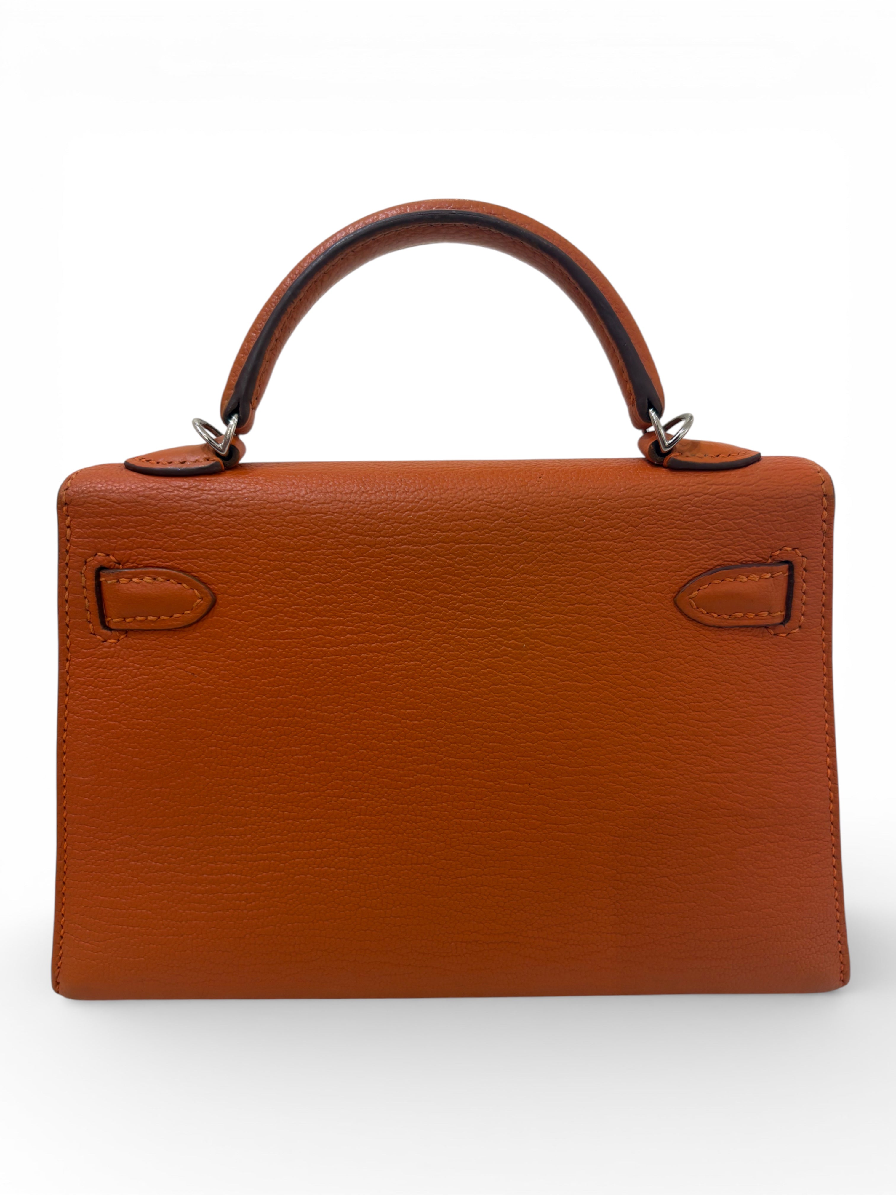 HERMES Kelly 20 Orange Verso Chèvre Palladium Hardware
