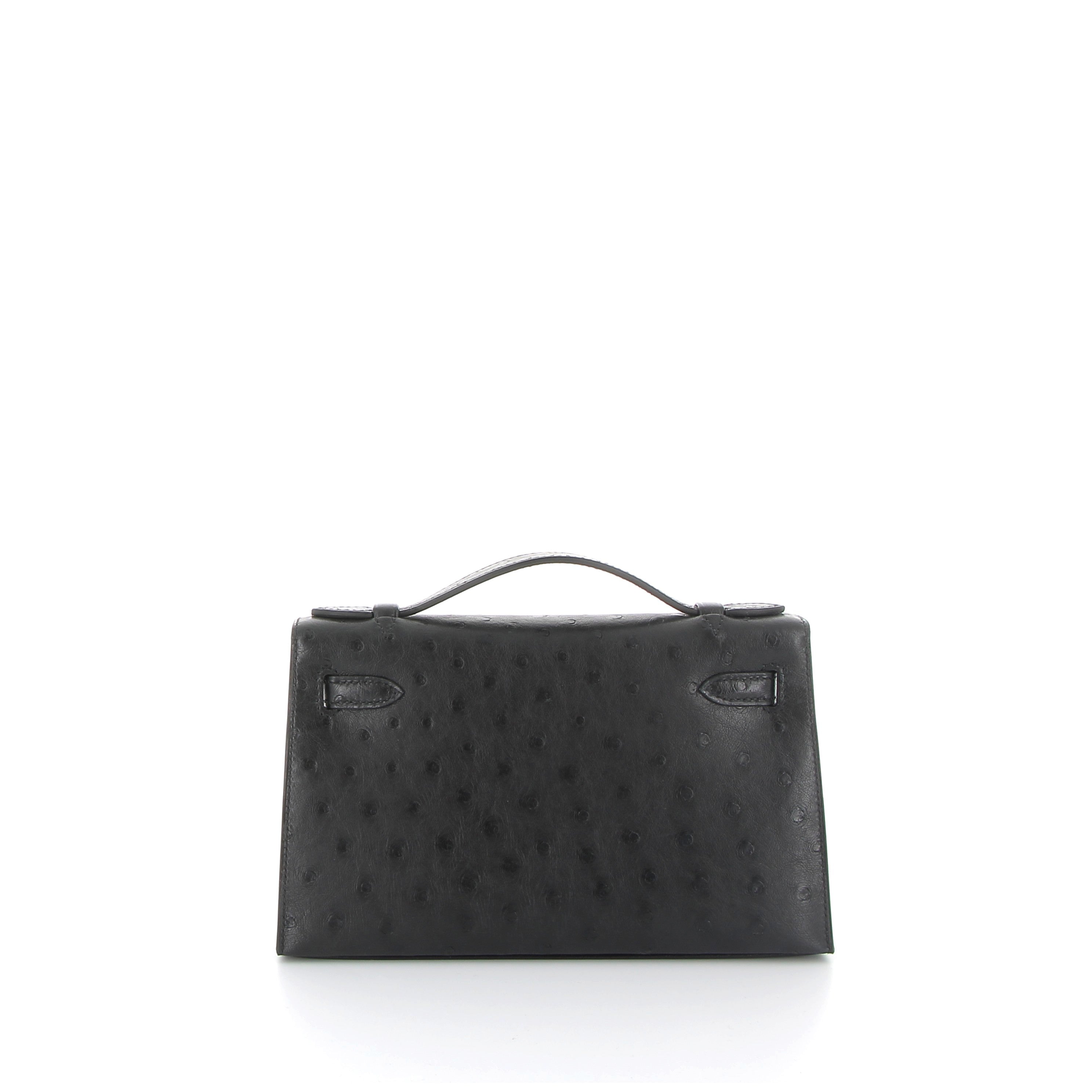 HERMÈS Kelly Pochette Noir Ostrich Gold Hardware (GHW)